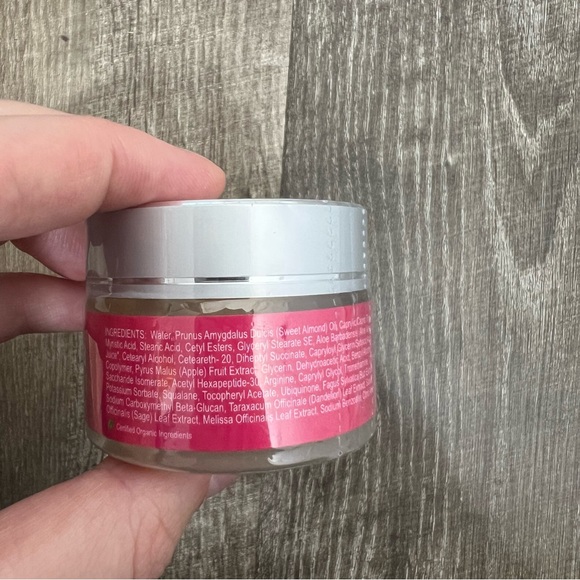 NEW Essencia Eye Revitalizer & Ageless Moisturizer - Picture 5 of 7